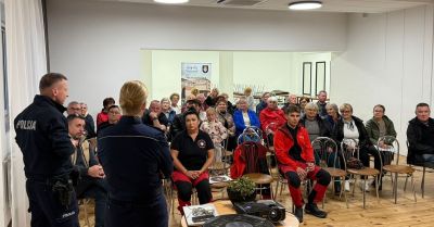 Jak nie dać się oszukać? Porady dla seniorów od dzielnicowego